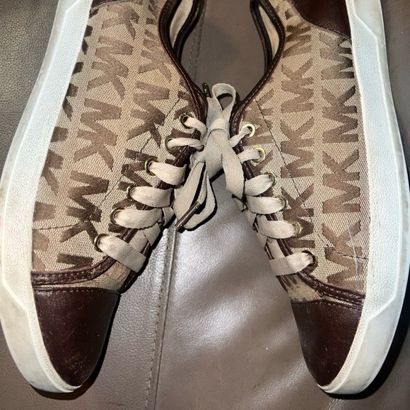 Michael Kors Signature Sneakers, Women’s Size 9.5 - Picture 3 of 6